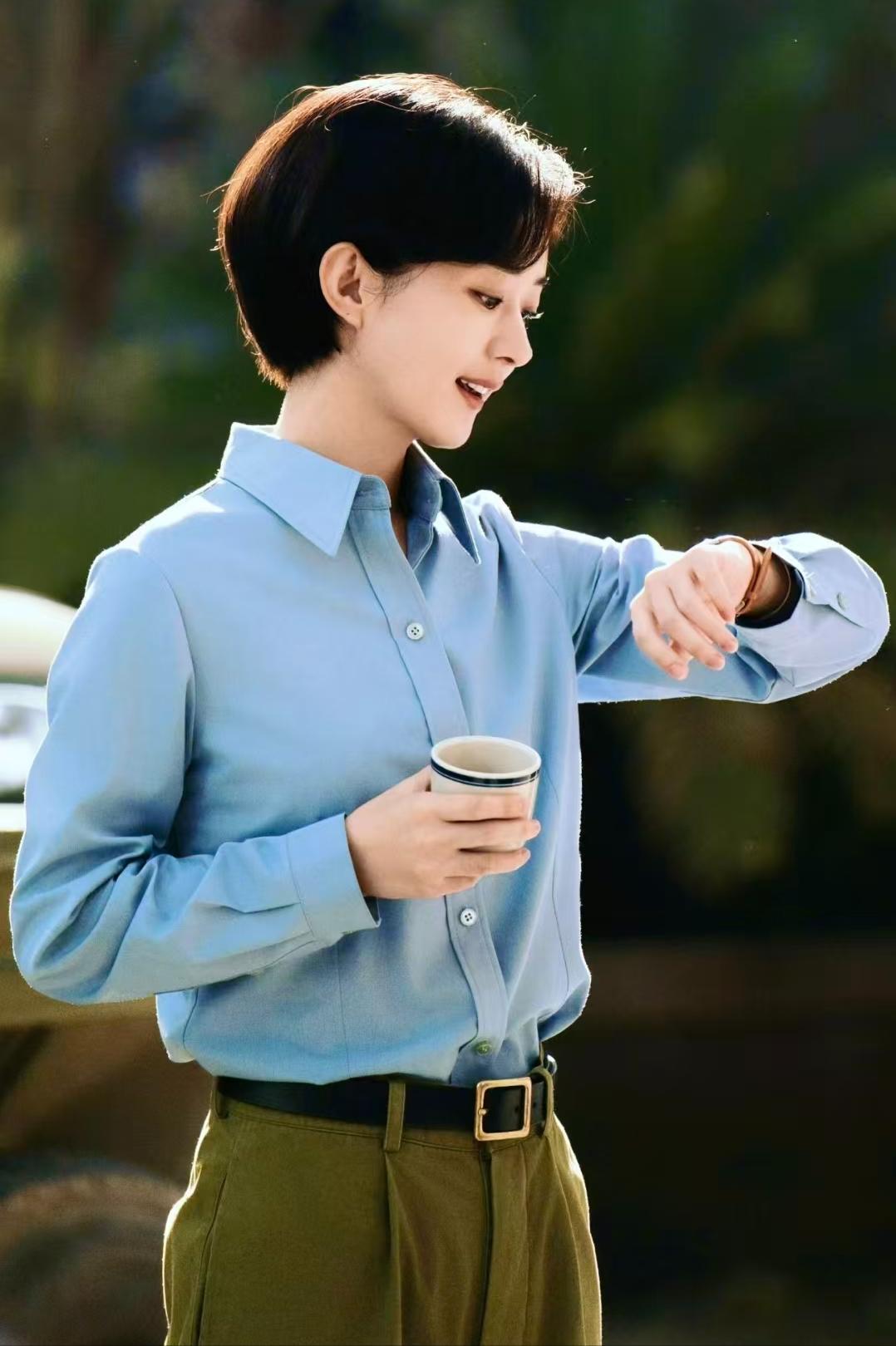 吃相难看!赵丽颖恋情近况曝光,估计和你想的不一样,杨幂也遭殃