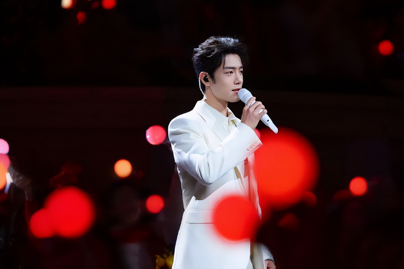 北京卫视春晚收视夺冠！10个语言类节目太过瘾，肖战出场带动热度