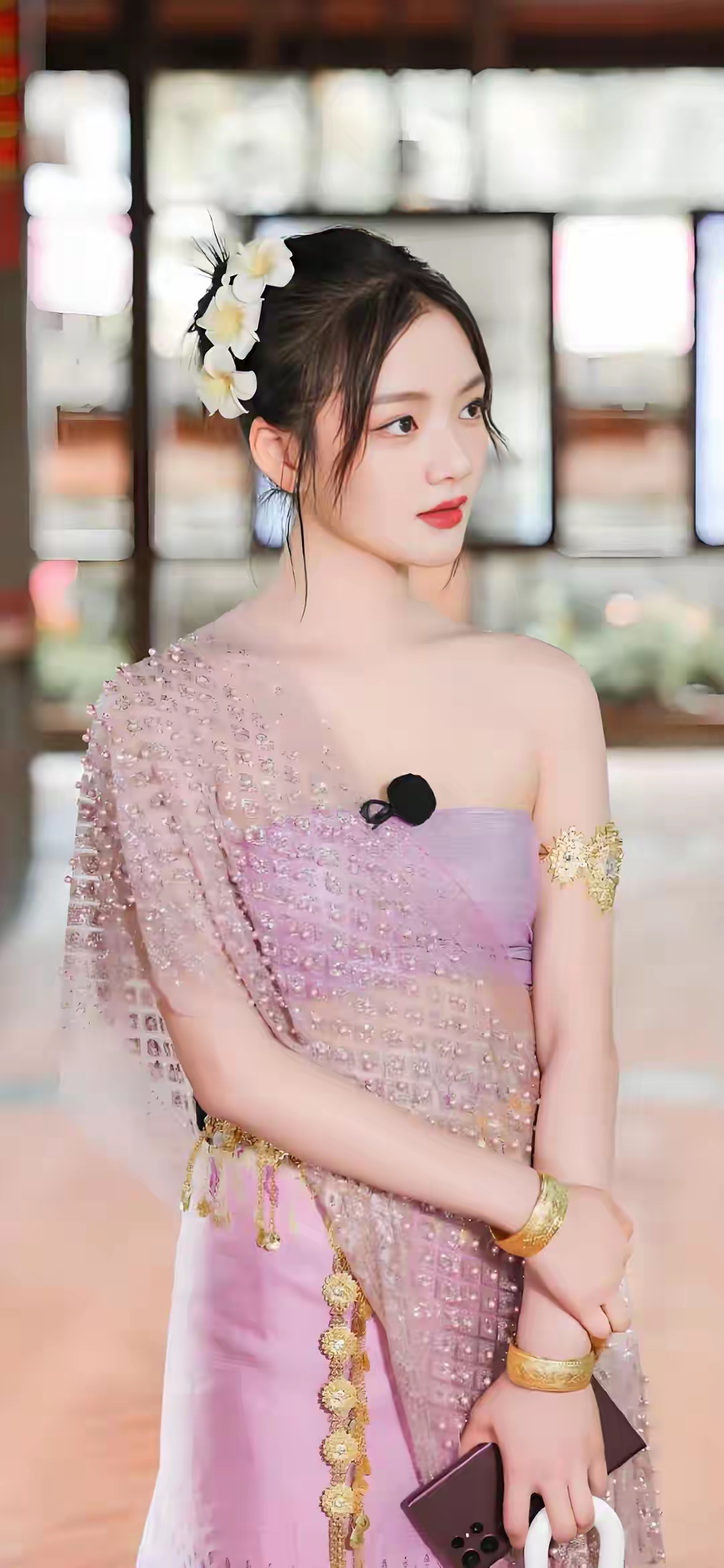 任敏‖顾盼生辉彩，回眸百媚生