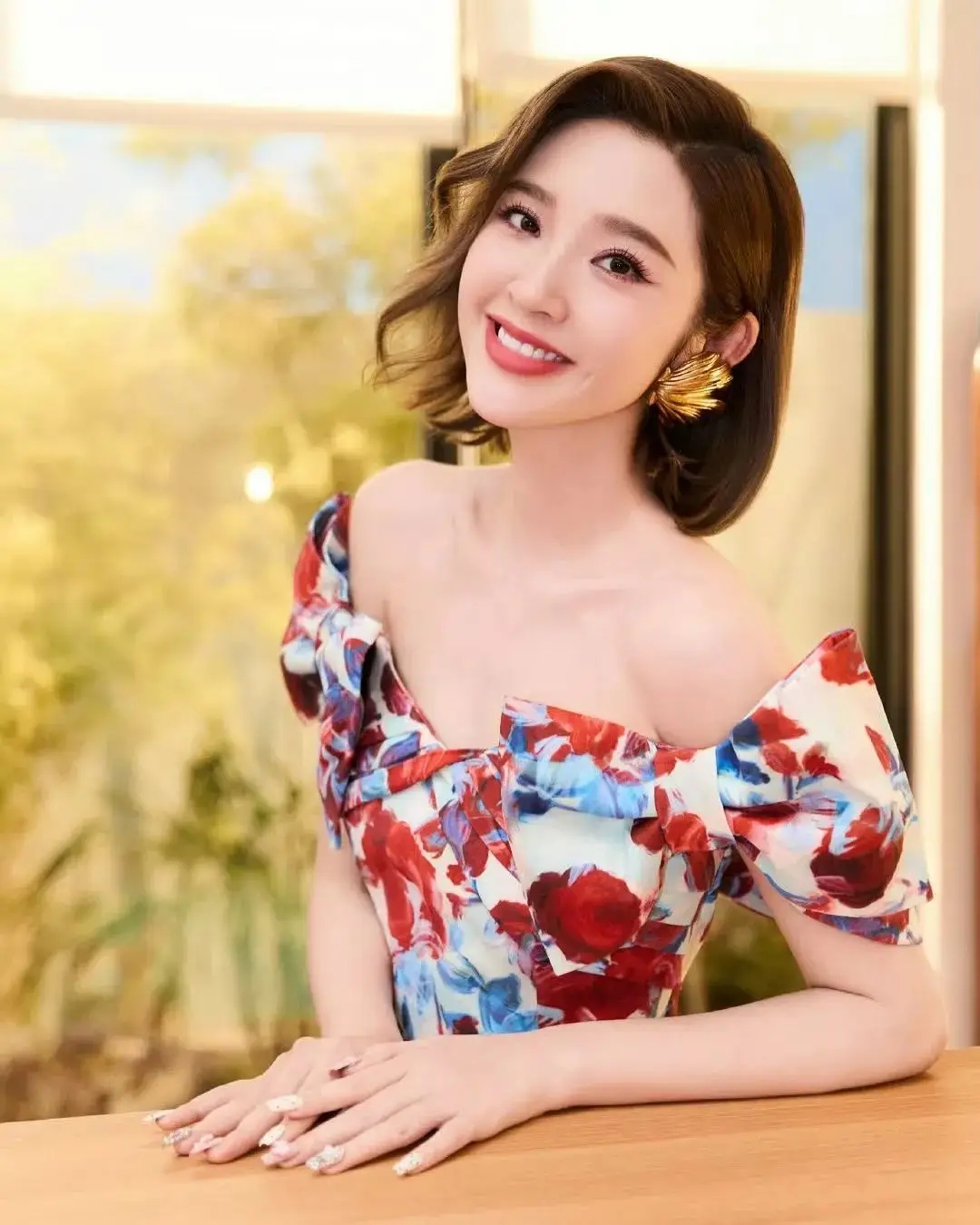 唐艺昕不再隐瞒！回应生娃后4年未拍戏的原因，张若昀态度引热议