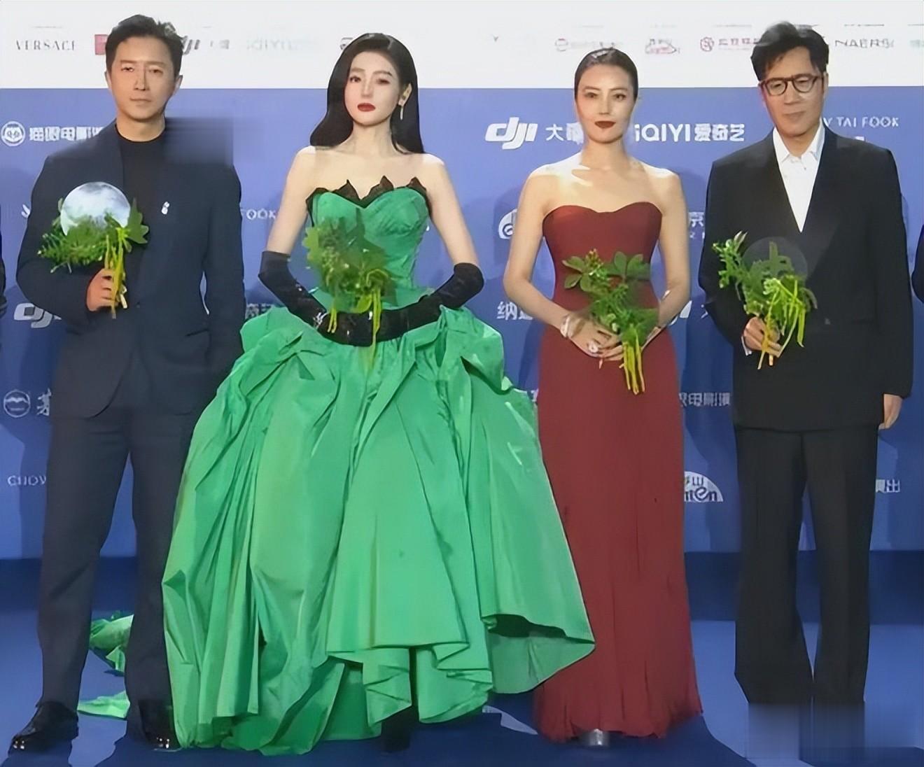 北影节红毯生图来了：高圆圆脸黄土气、戚薇肿胀、马丽惊艳全场！