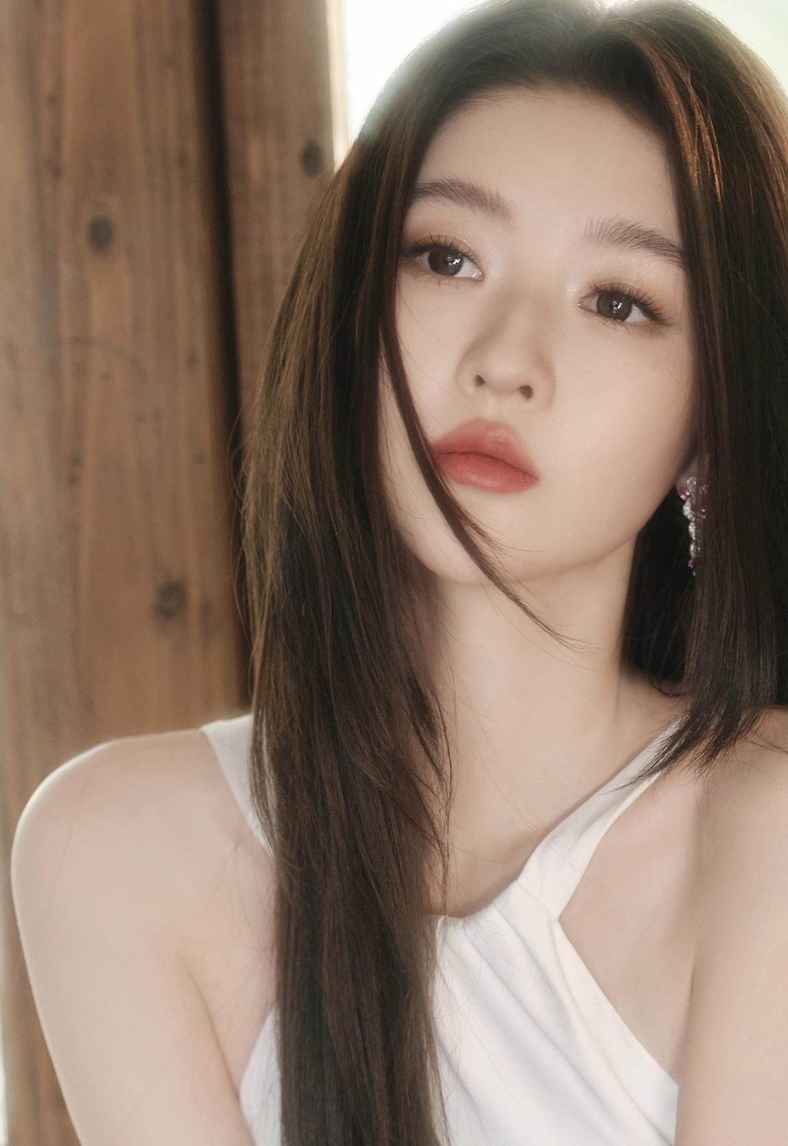 王玉雯，清冷白月光女神，好美啊！