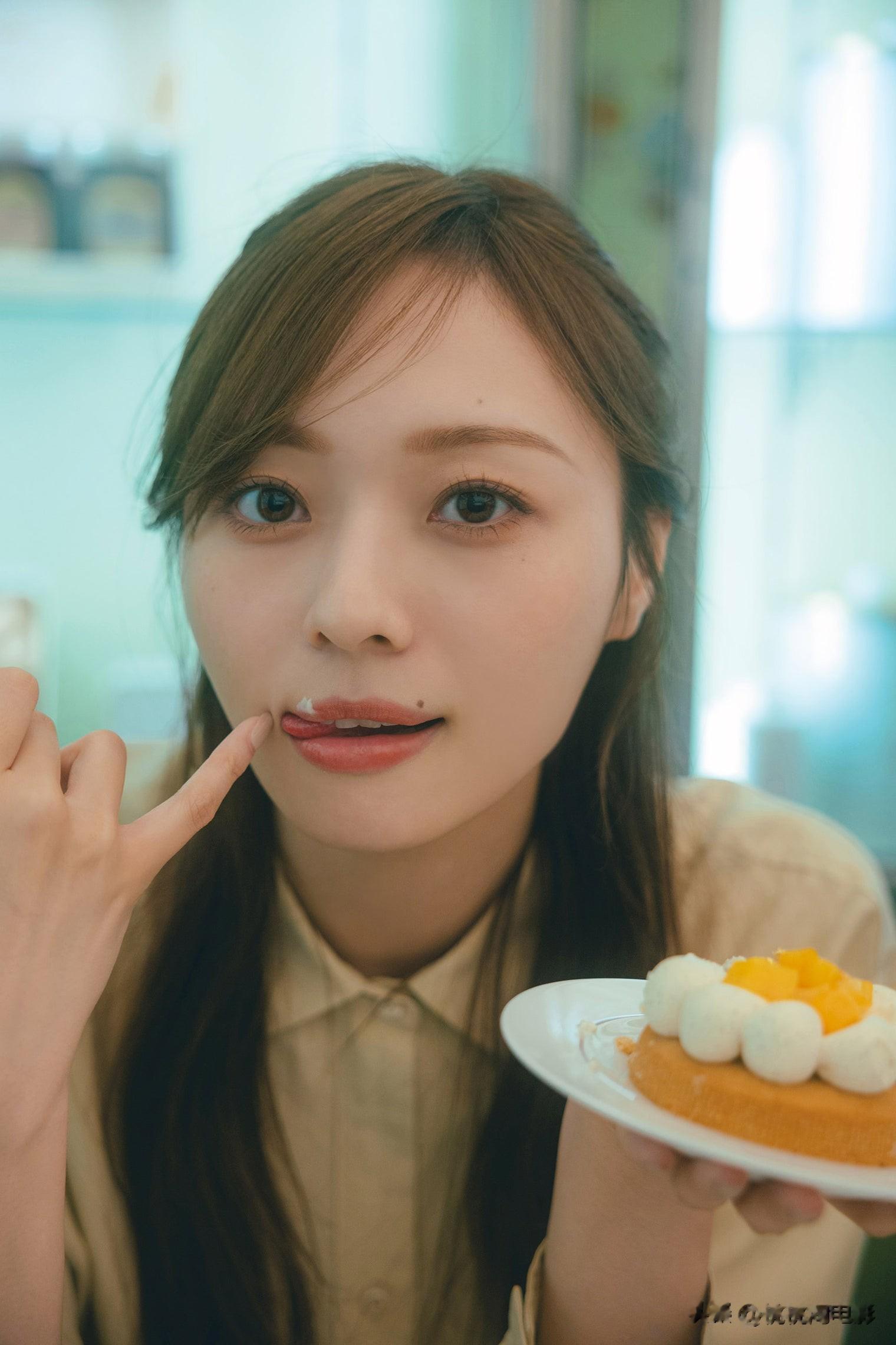 告别9年偶像生涯，乃木坂46梅泽美波推毕业写真，绝美白裙照曝光
