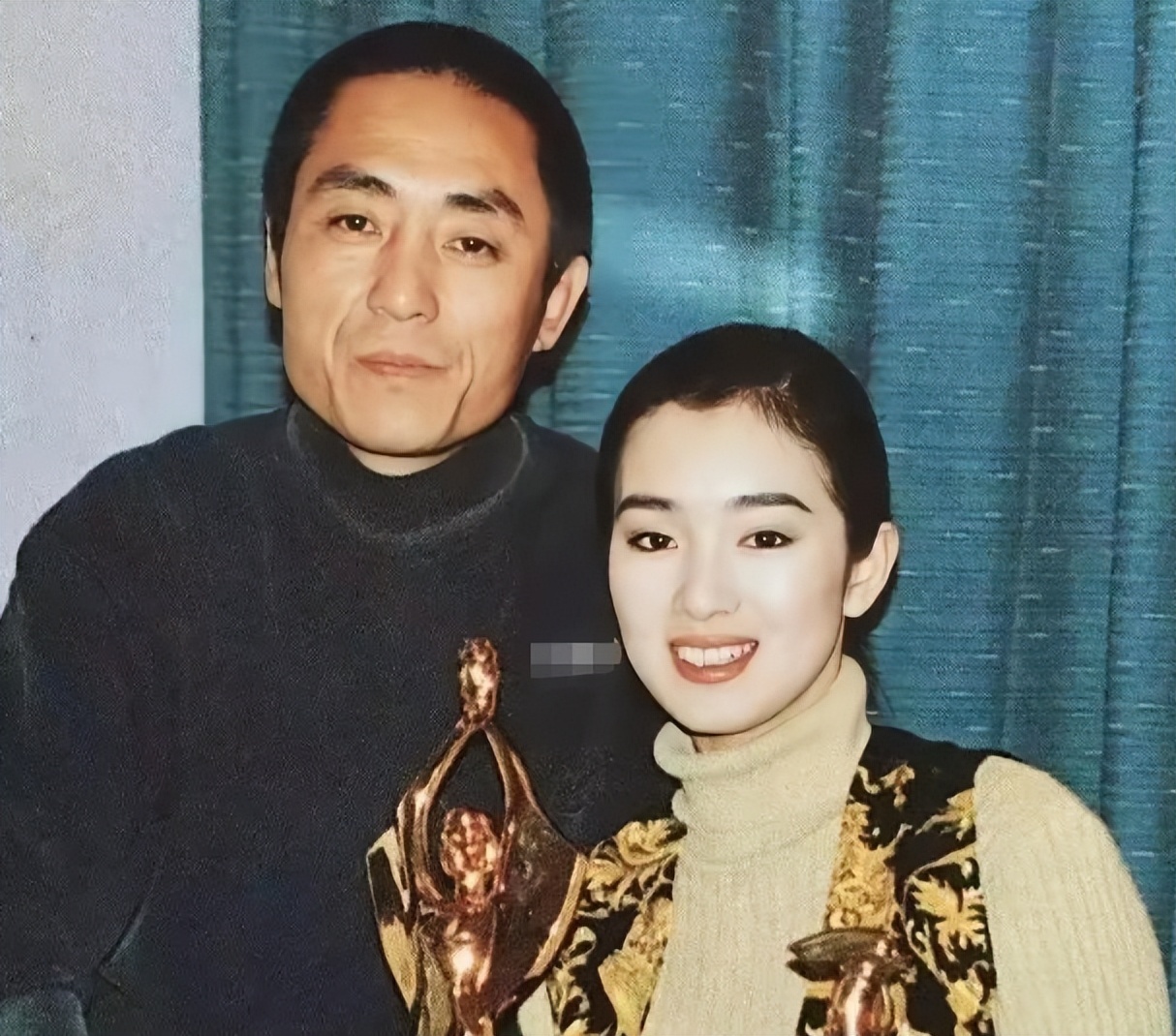 陈婷都惊了！七旬张艺谋再破天花板，竟给老夫少妻上了最狠一课！