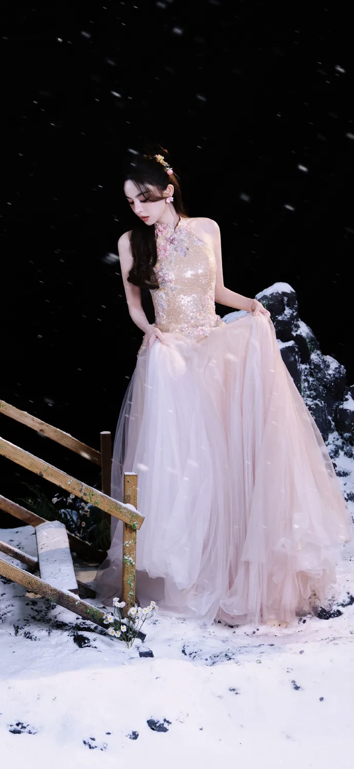 美女壁纸第4426期—古力娜扎