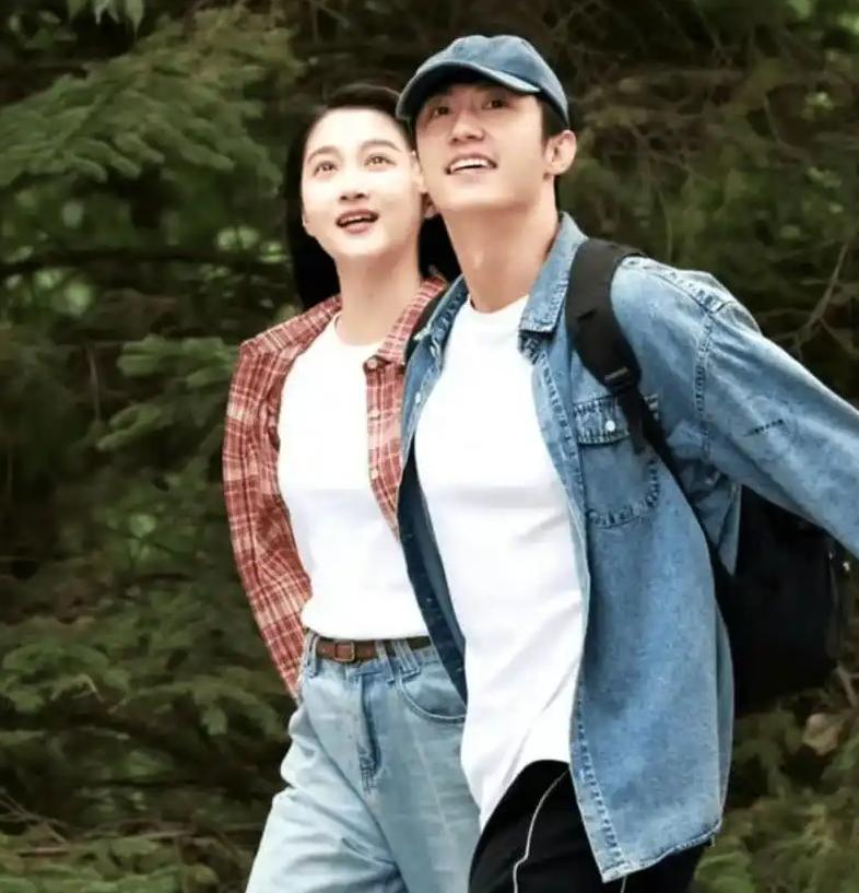 当28岁关晓彤遇上33岁黄景瑜,我才终于明白,为何说CP感是门玄学