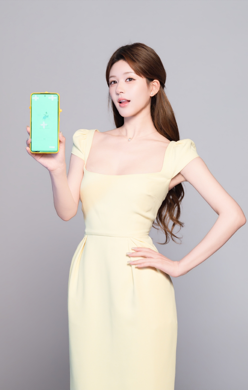 赵露思广告造型美回以前，身穿白裙，长发披肩，元气满满