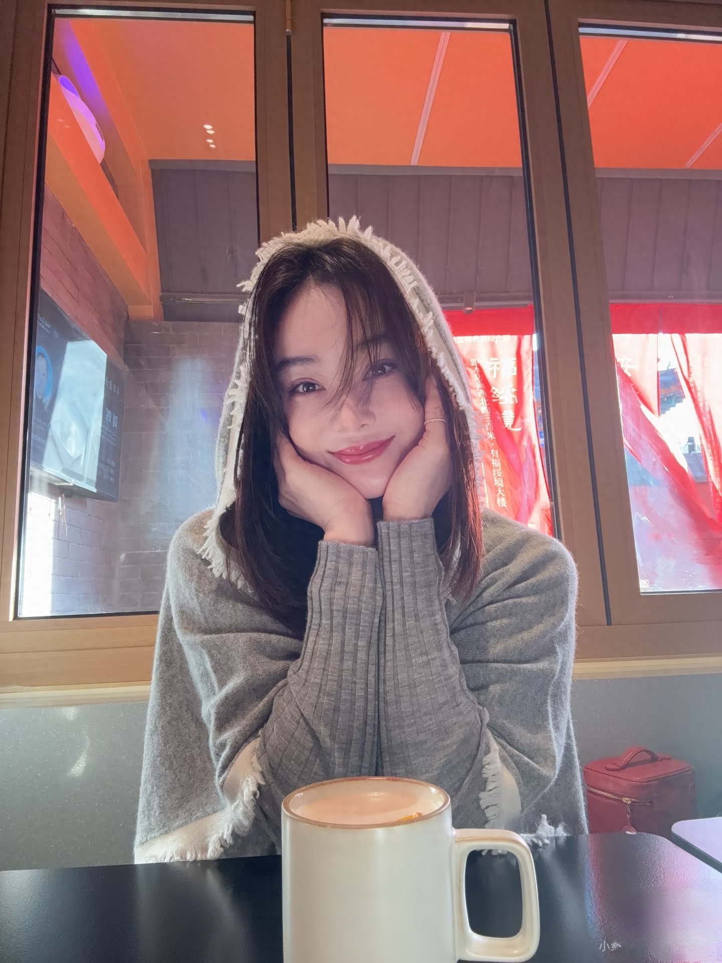 袁姗姗分享美照并配文，自然能量是大补