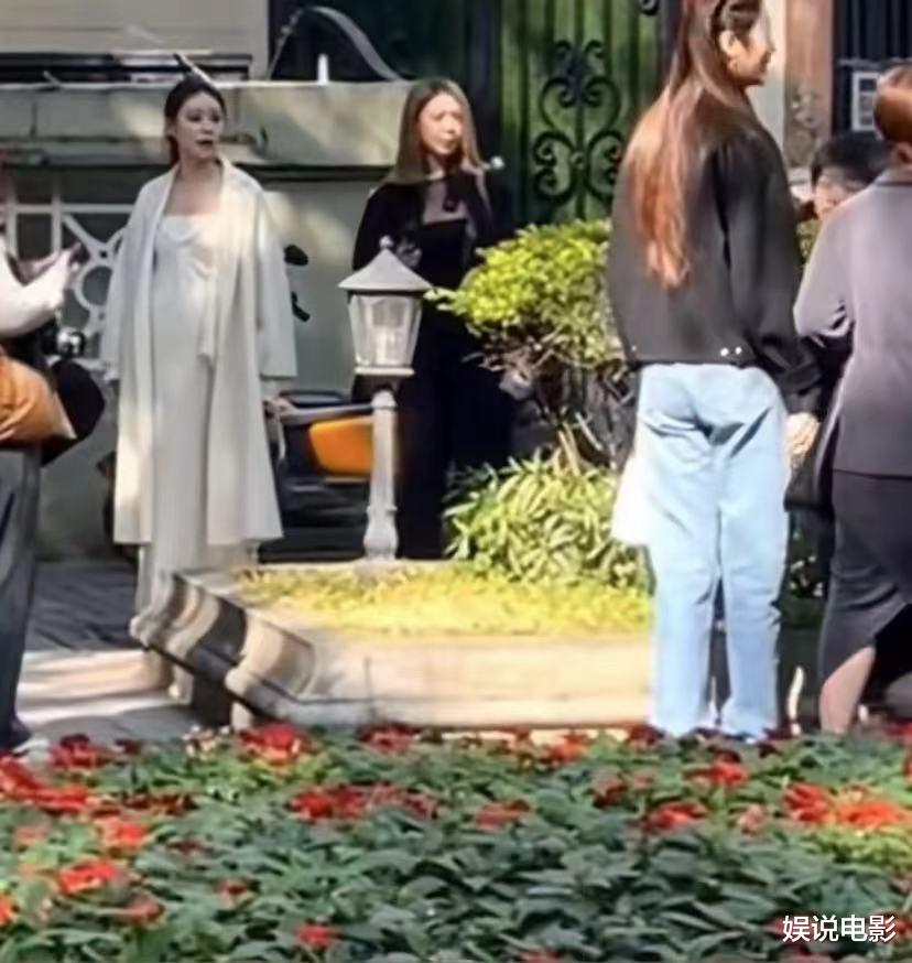 马筱梅不拍小玥儿正脸，但可以拍自己的汪宝，因为还小