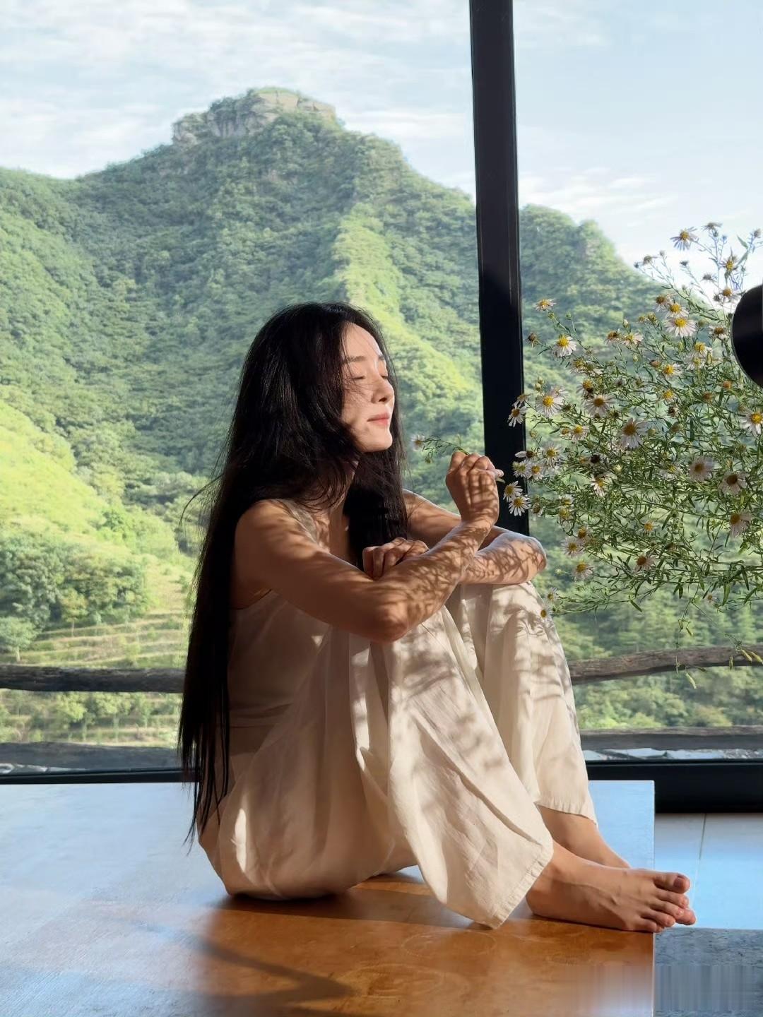 杨幂生日被花包围,杨幂生日写真图,好美