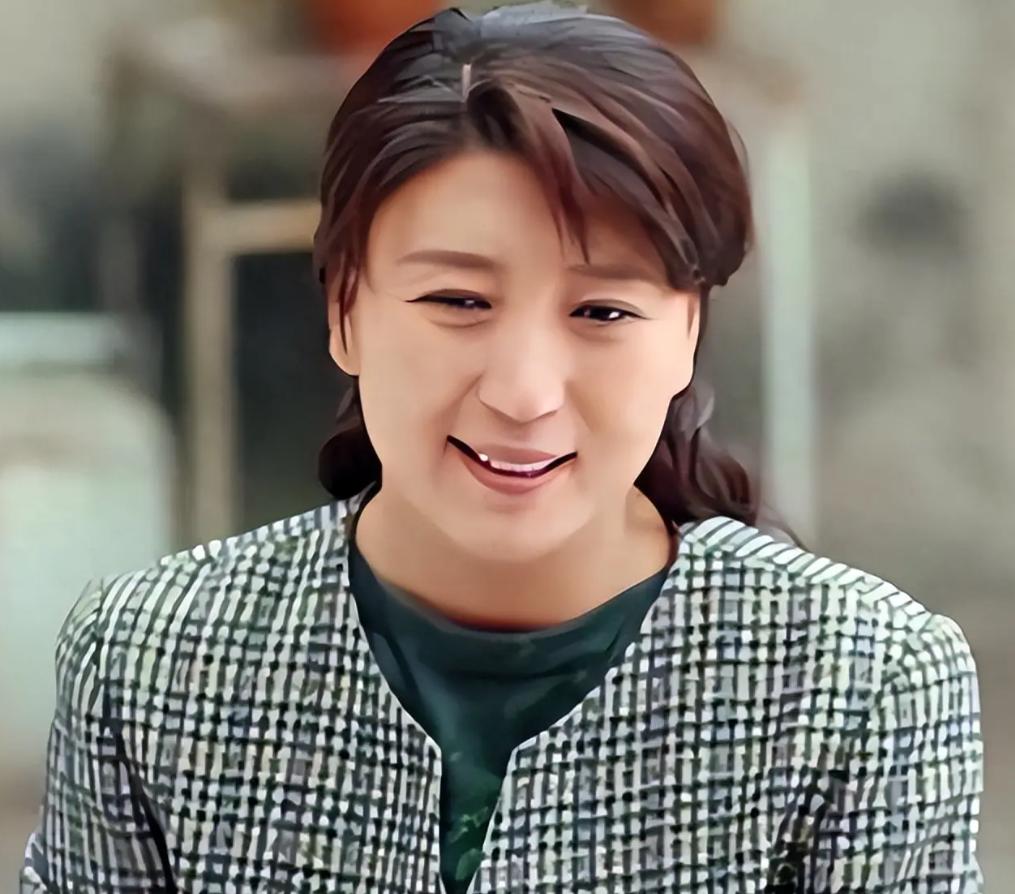 凉了!继瞧不起农民被扒后,闫学晶又被曝身份造假 李雪健不再沉默