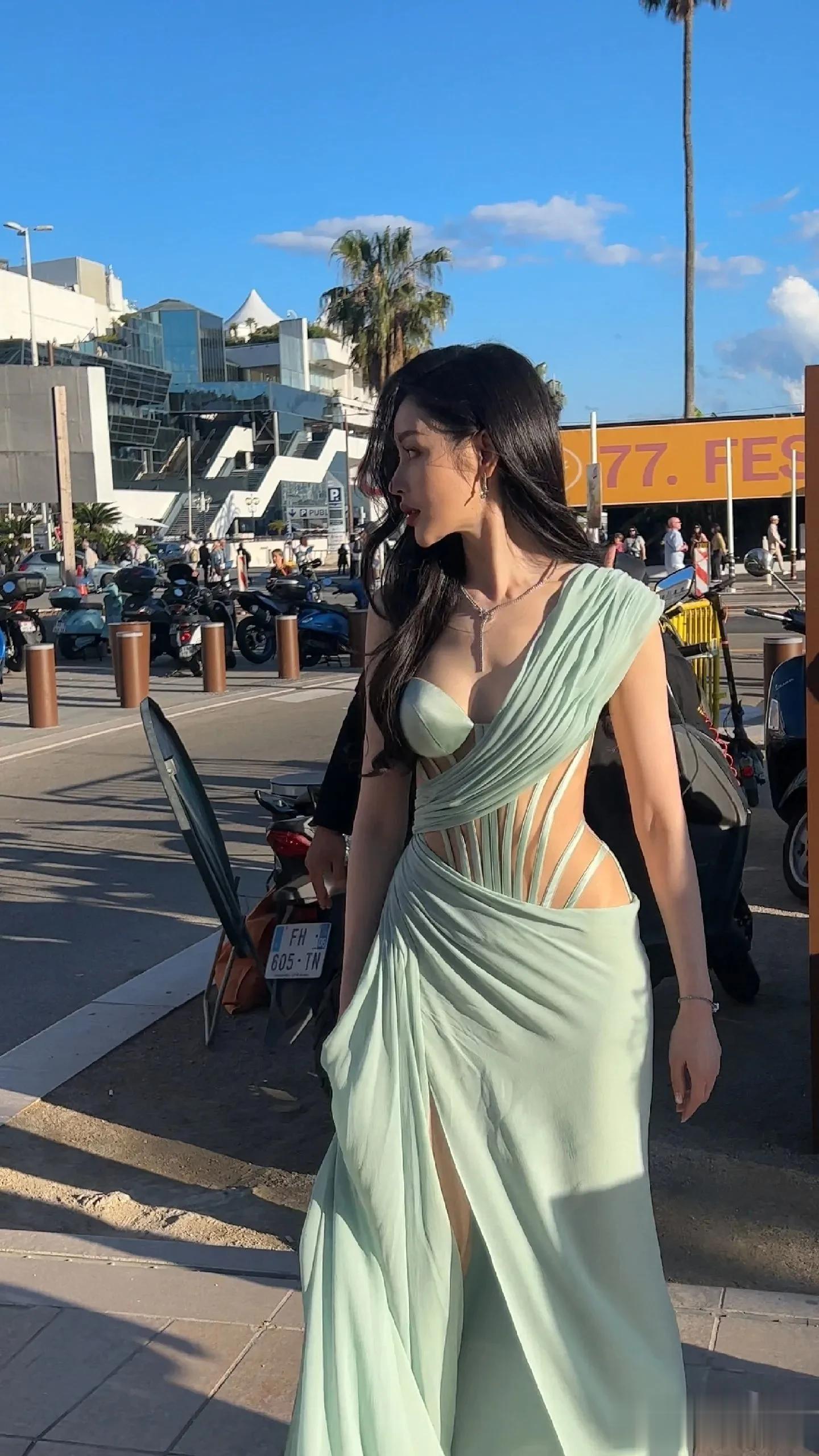 走在时尚前沿,上镜率特别高的张天爱美翻天了