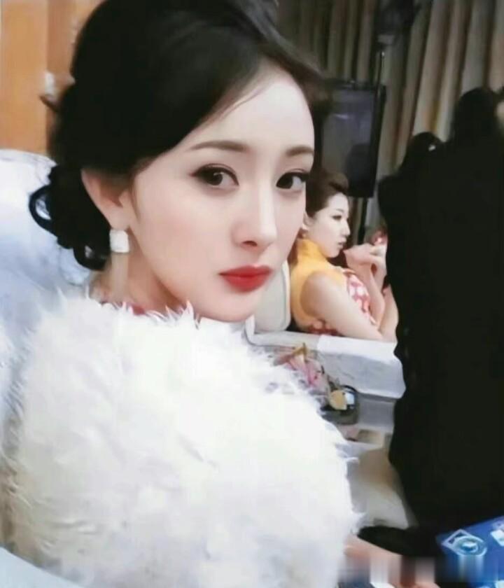 早期的杨幂是甜妹的标配吧!好喜欢