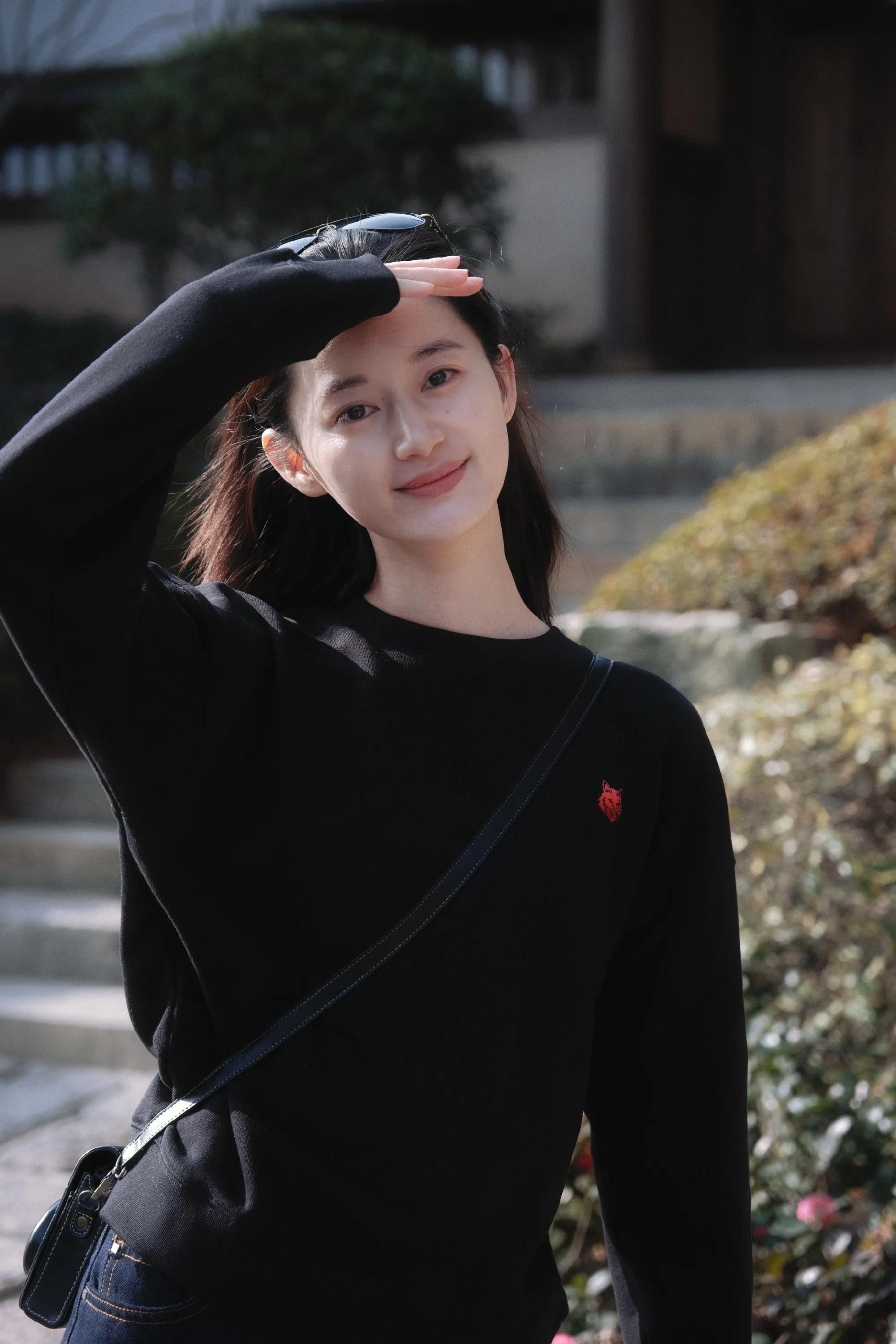 郭晓婷，女明星的春日穿搭。