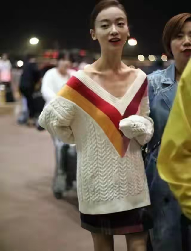 真人黑瘦干瘪,荧幕里却倾国倾城,这5位“上镜脸”女星反差好大