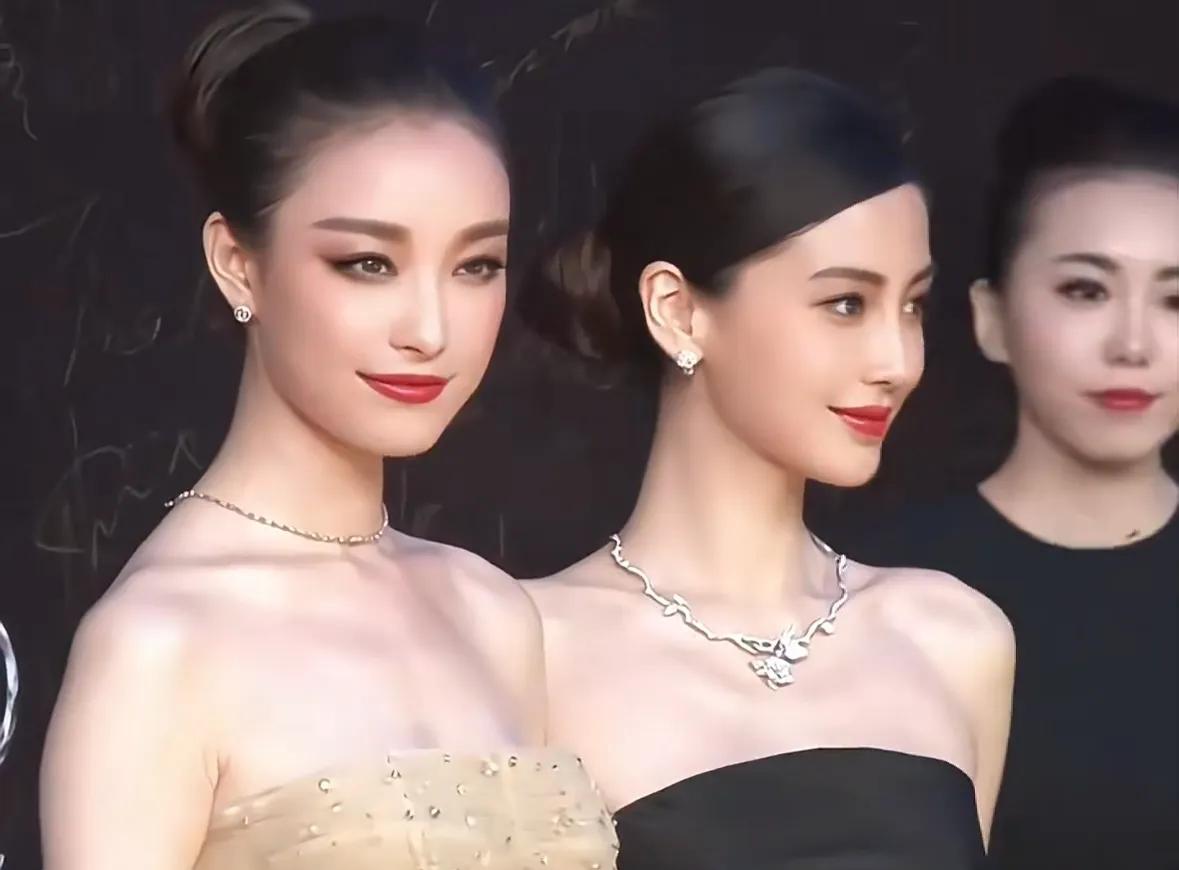 当年倪妮与杨颖红毯争艳，倪妮眼神有魅力，五官很有辨识度！