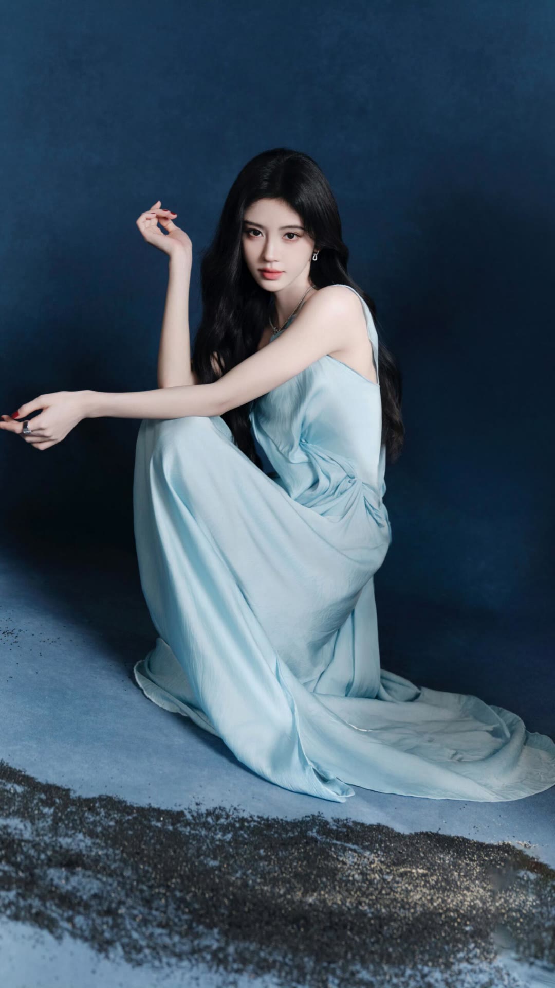 从女团顶流到古装女王，鞠婧祎的逆袭太清醒