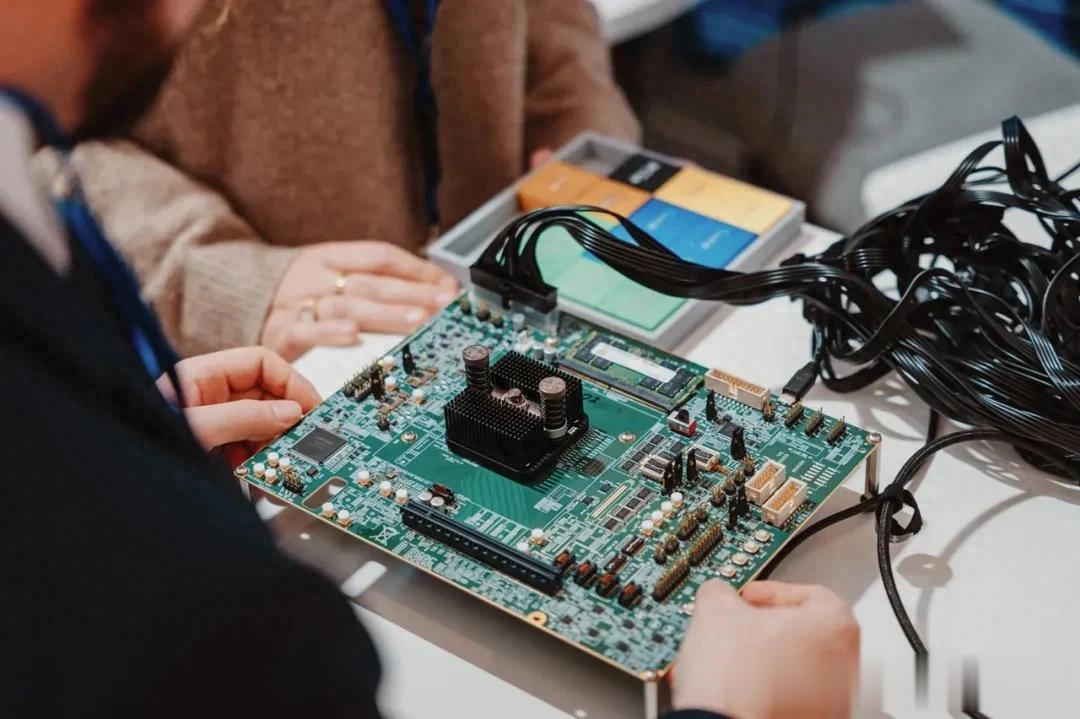 TC1 RISC-V 芯片成功點亮、驗證完成！歐洲超算自主可控里程碑