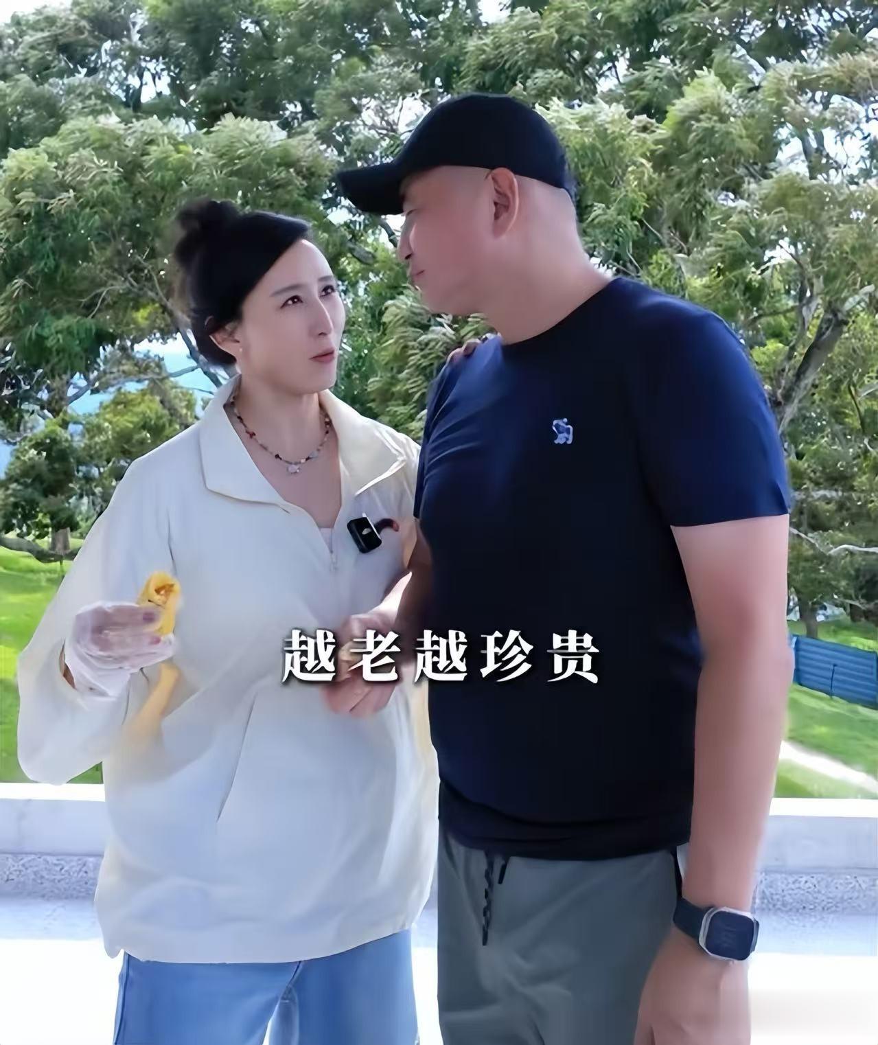 48岁胡静回云南娘家被偶遇！生图脸部馒化明显，未见富豪老公陪同
