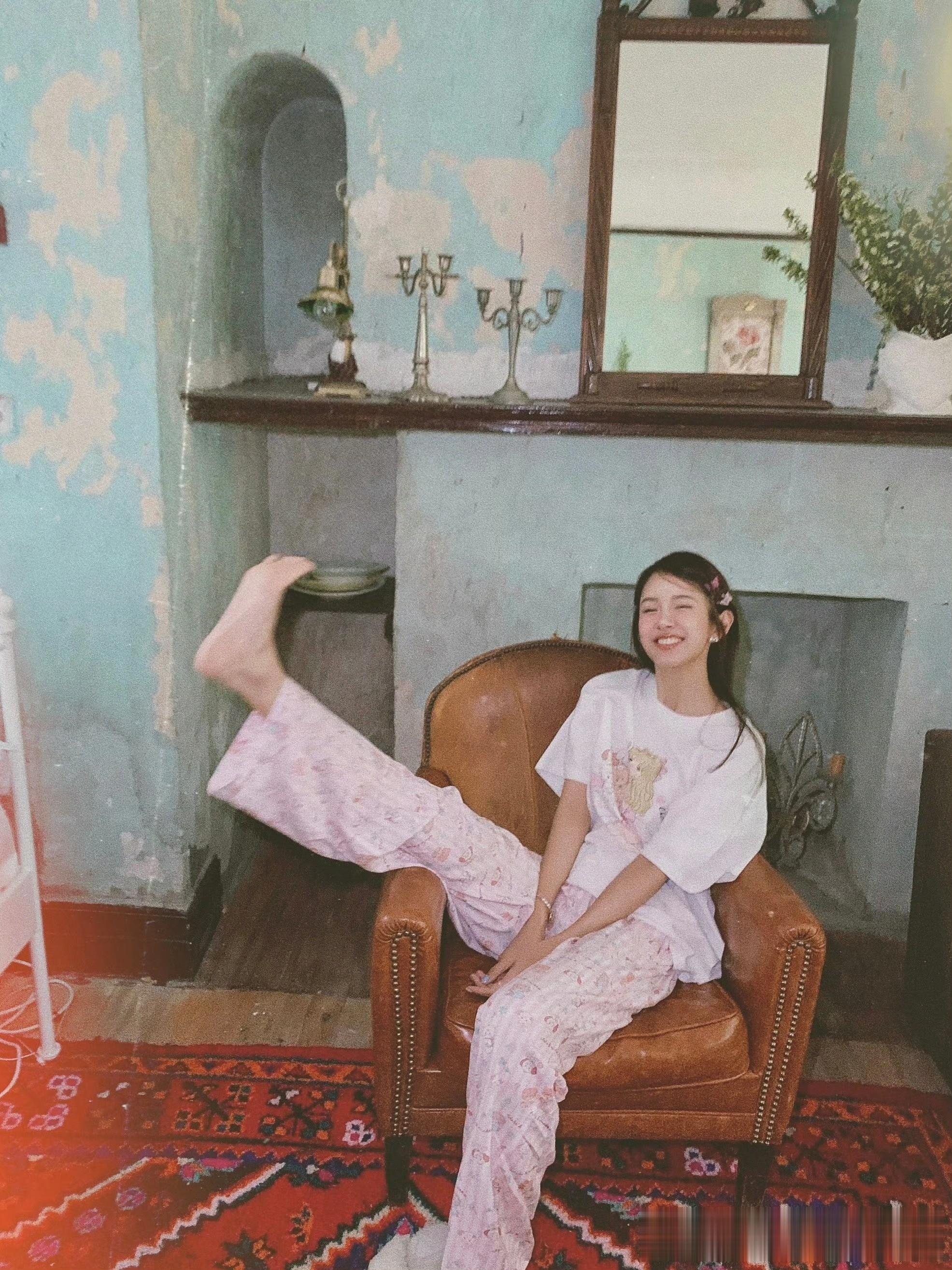 42岁张子萱 少女感满满