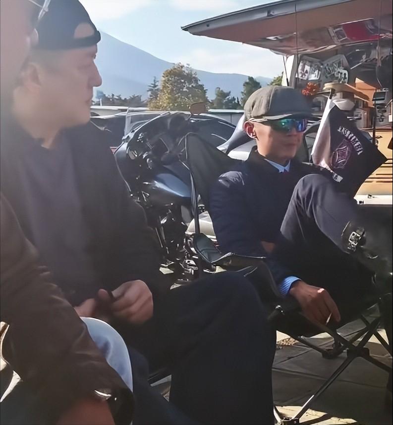 李亚鹏父女云南团聚!海哈金喜母女去他民宿度假,不复婚也很亲!