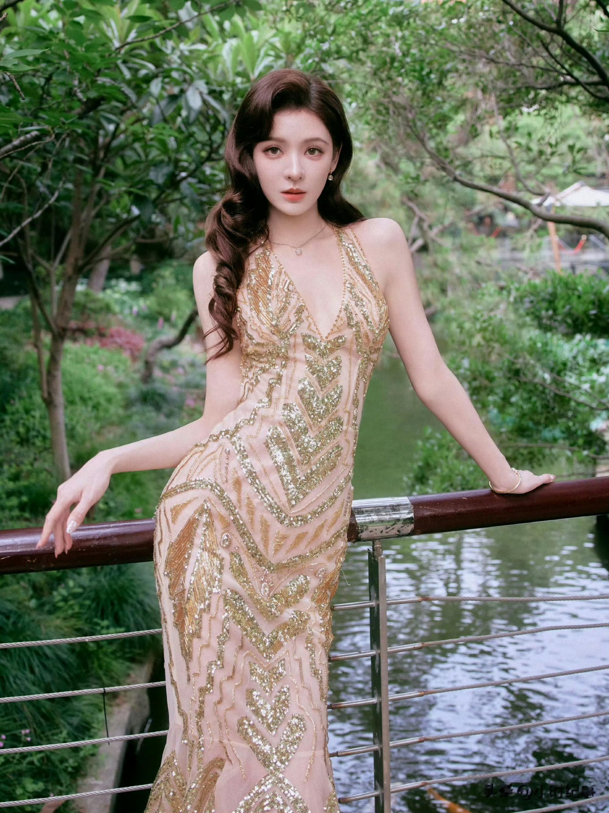 张予曦｜超绝腰臀比，美商一直在线 ???