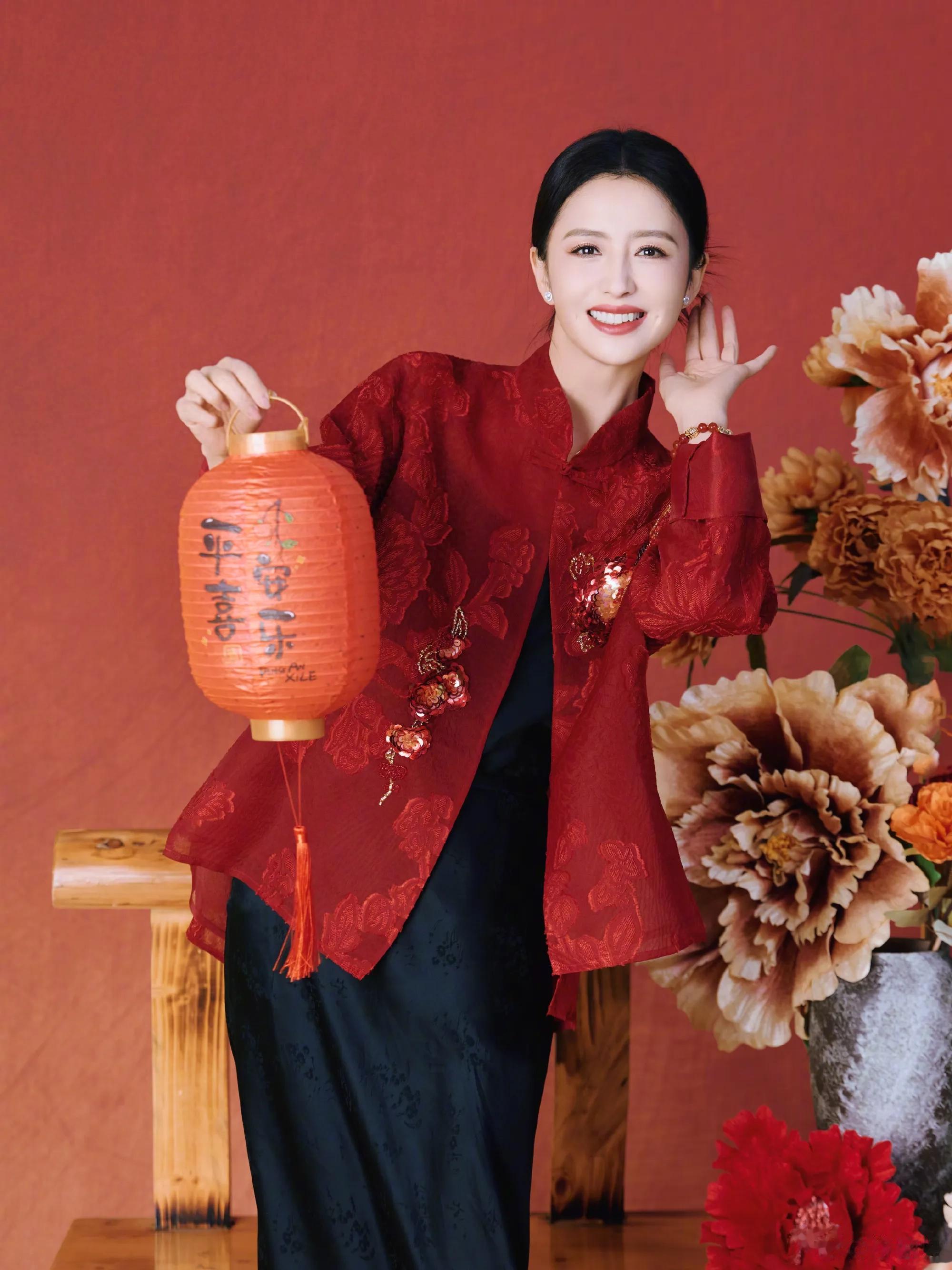 佟丽娅新春造型