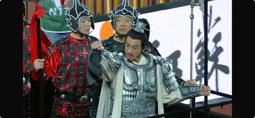 何润东回应亮相“苏超”为何不骑马：10年前一定骑马，现在50多岁了...