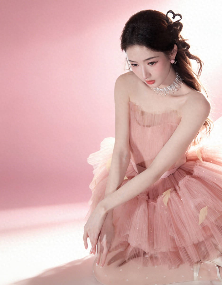 王玉雯：芭蕾体态 + 清冷骨相，内娱独一份高级感