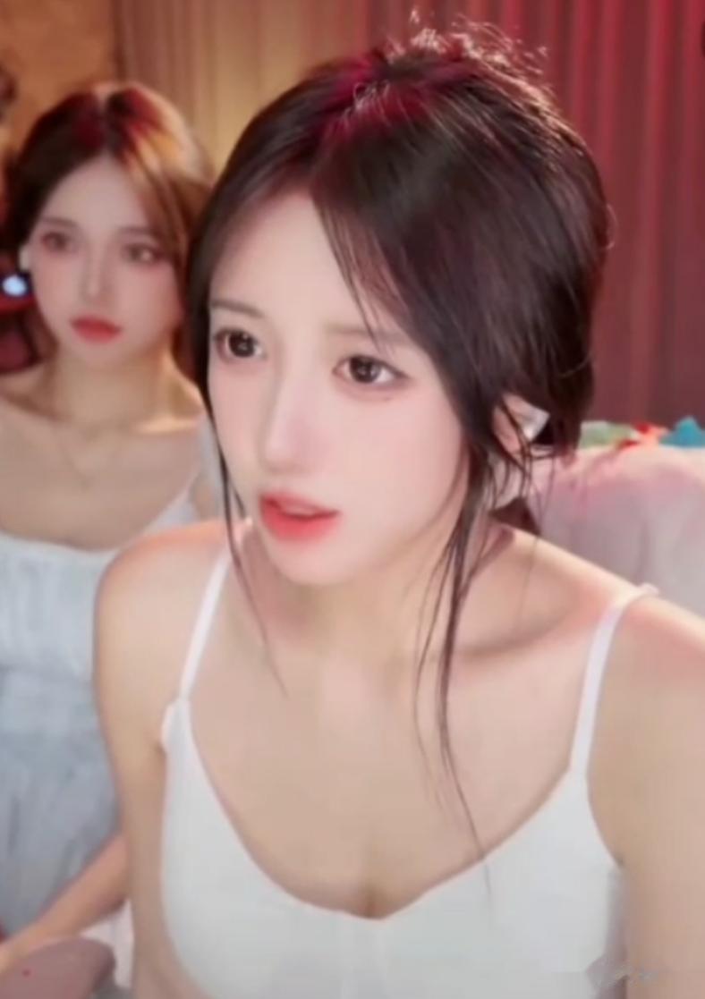 呆妹儿直播讲述被骗经历，直言身边人全在背叛自己，当时心都死了