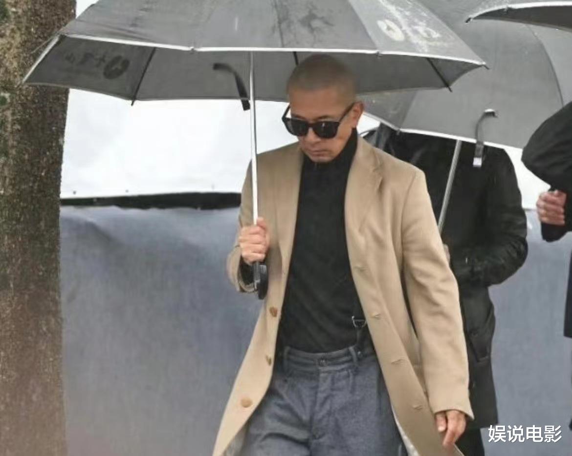 结婚纪念日，具俊晔又去金宝山陪伴大S