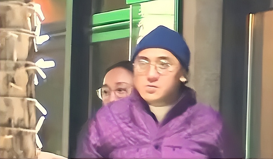 周迅新恋情疑曝光仅1天，男方被扒底朝天，暴露一个小圈子的恶俗