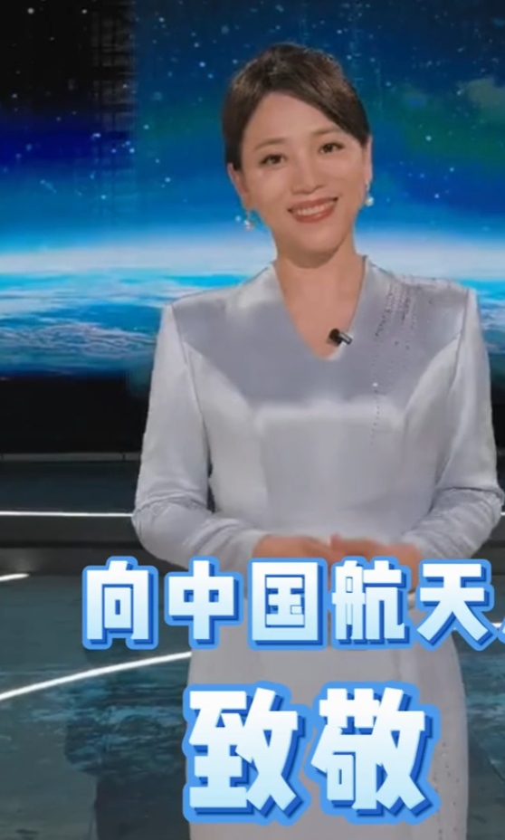 央视主持人劳春燕分享在航天发射场图片