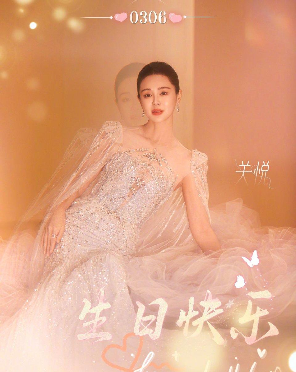 董璇闺蜜情深：亲手做蛋糕帮关悦庆生，佟大为浪漫送花秀恩爱，网友直呼羡慕