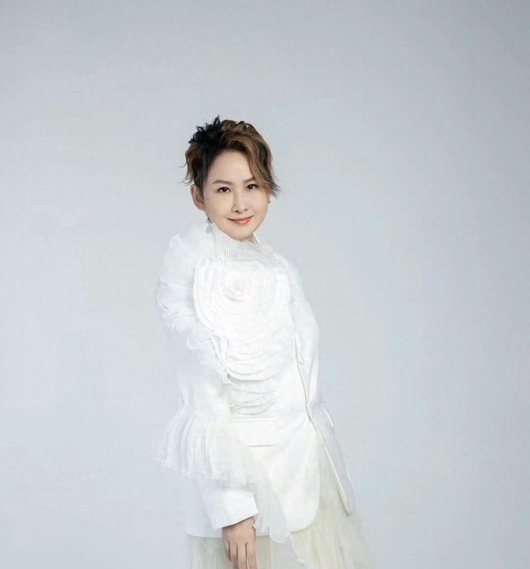 她未婚生子，如今儿子都19岁大了，还没有结婚