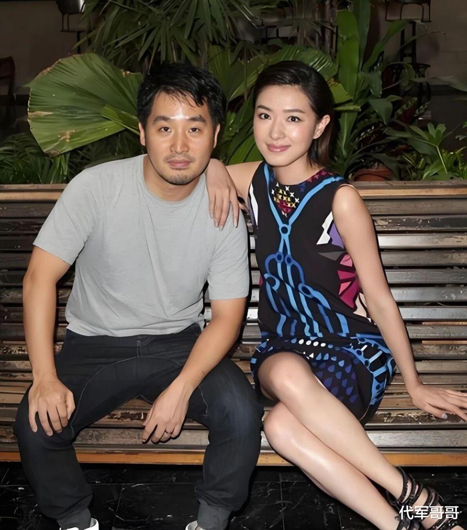 43岁万茜近况曝光！曾坚持不婚不育，如今嫁给圈外老公生女很幸福