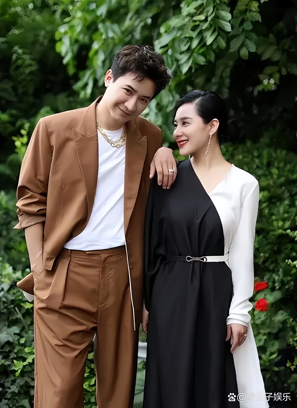 不拍吻戏不炒作，出道25年干干净净，夫家背景成为她的强力后盾