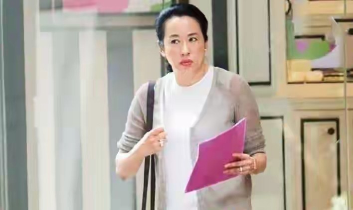 他俩才是最牛岳父母，3个女儿全嫁百亿富豪，一个比一个漂亮厉害