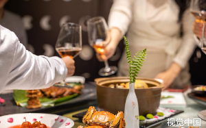 县委书记想靠副市长一手遮天？谁知副县长藏大招：搬来市委书记压他，给他踢二线去！