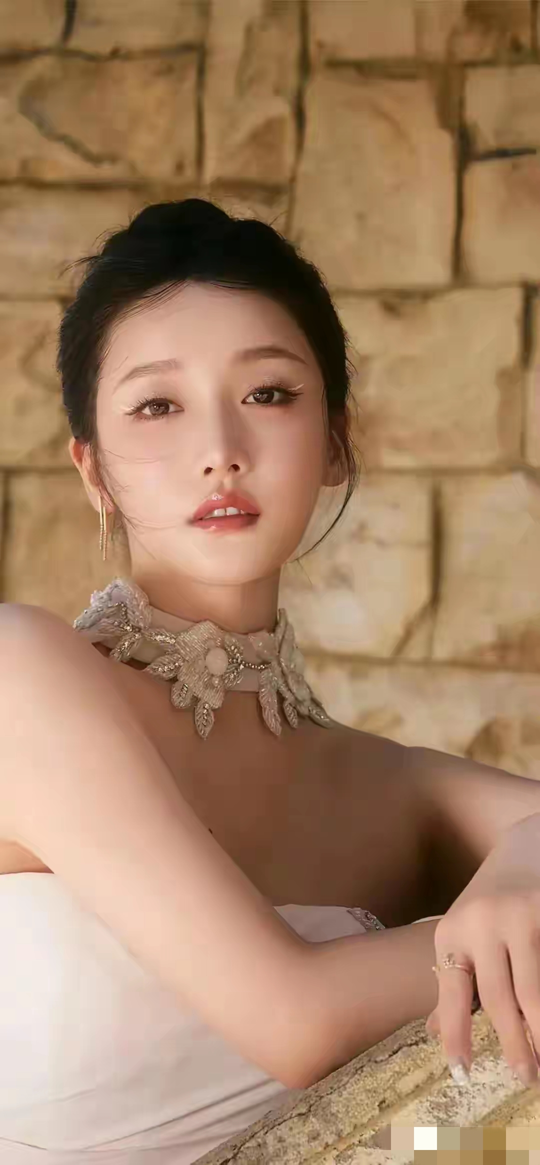 姜贞羽，丝衣轻舞风前影，美入人间第一流