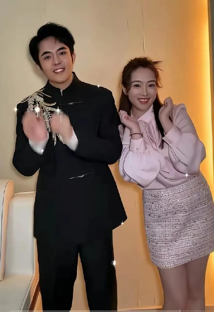 你还记得王星吗?现在算是彻底正常了眼神不再空洞开始有光了 ???