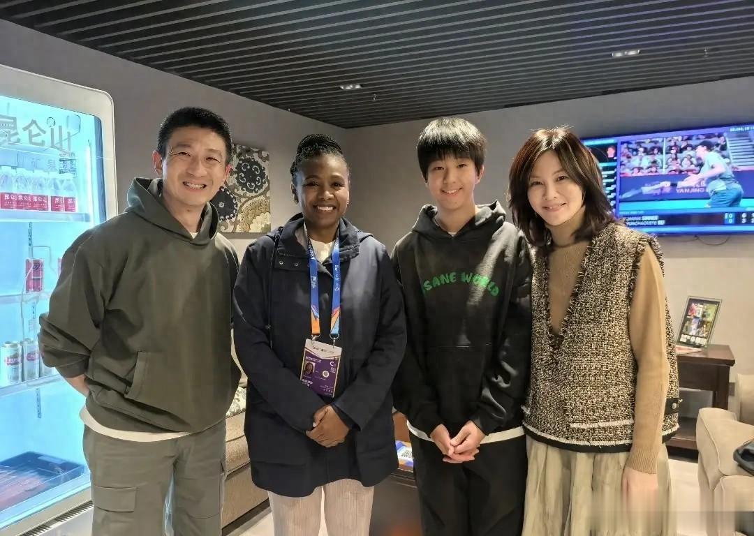 刘孜15岁儿子近照曝光，远赴美国读高中，颜值随爸超亮眼