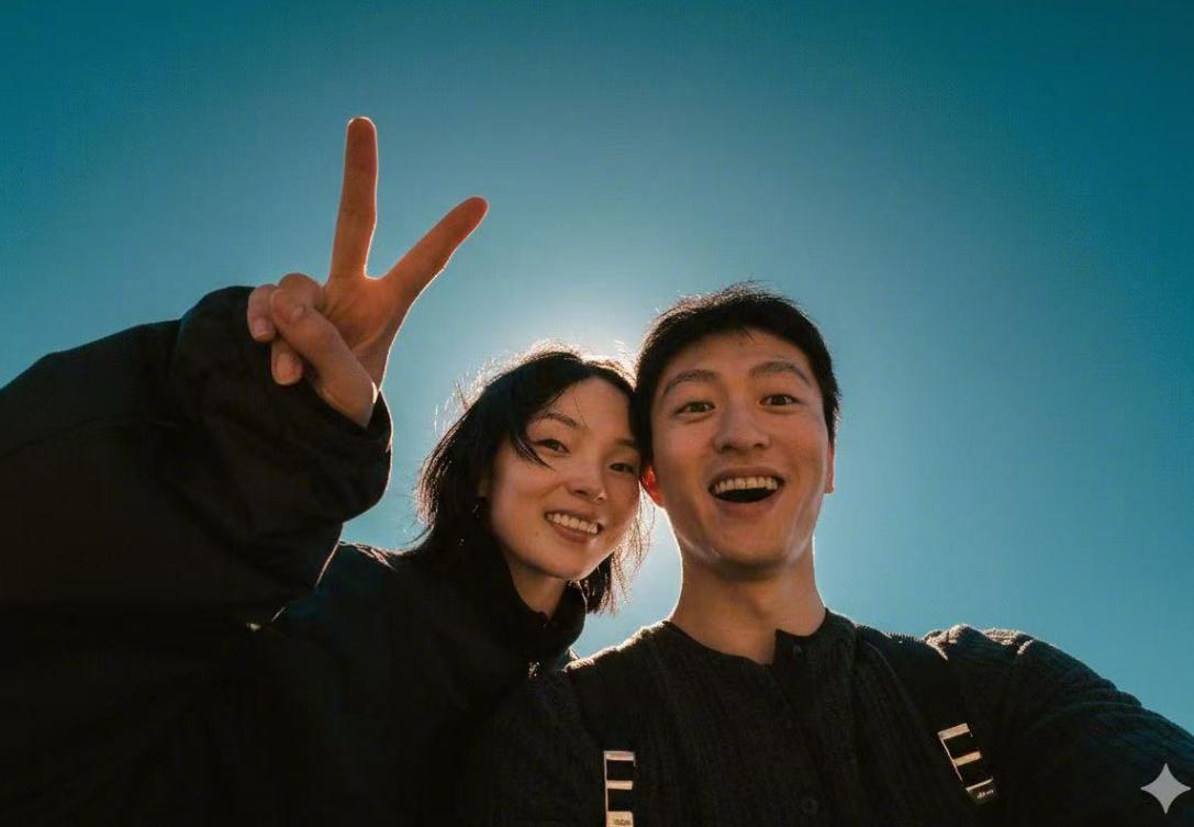 何穗雎晓雯同框，线下生图直出，当妈后的俩人状态超赞，一屏双美