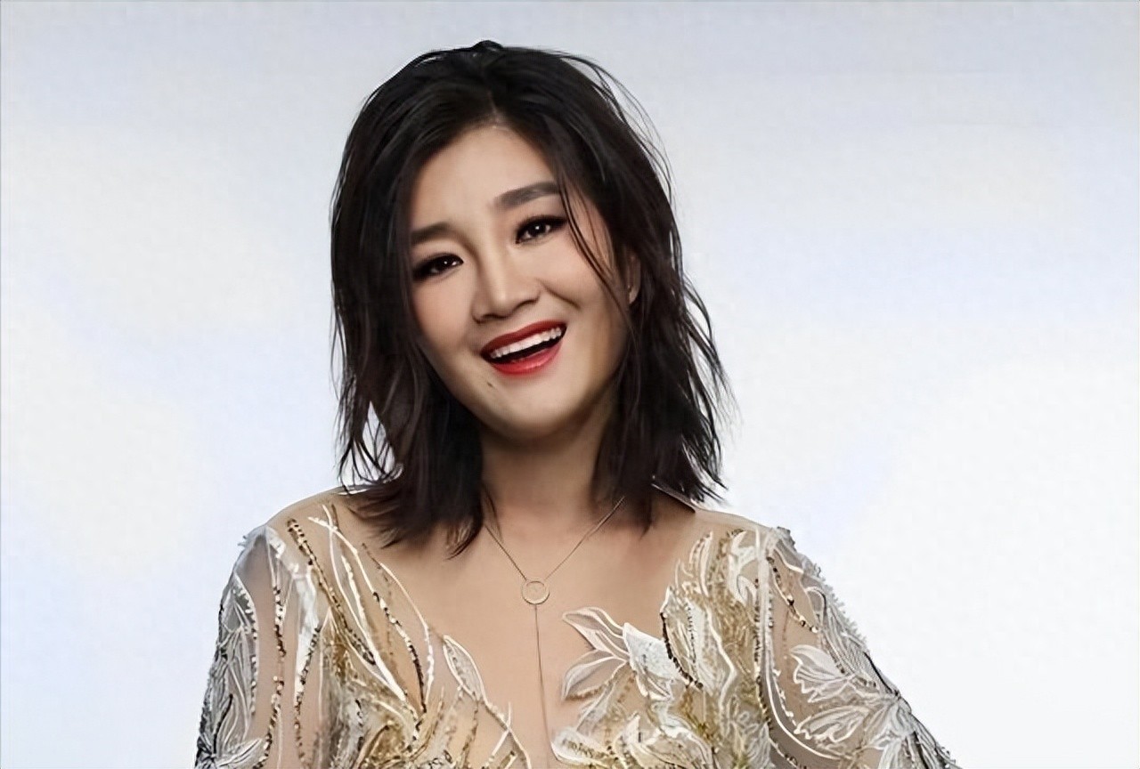 “跳梁小丑”降央卓玛跌落神坛，不会被世界宽容，名誉彻底崩塌！