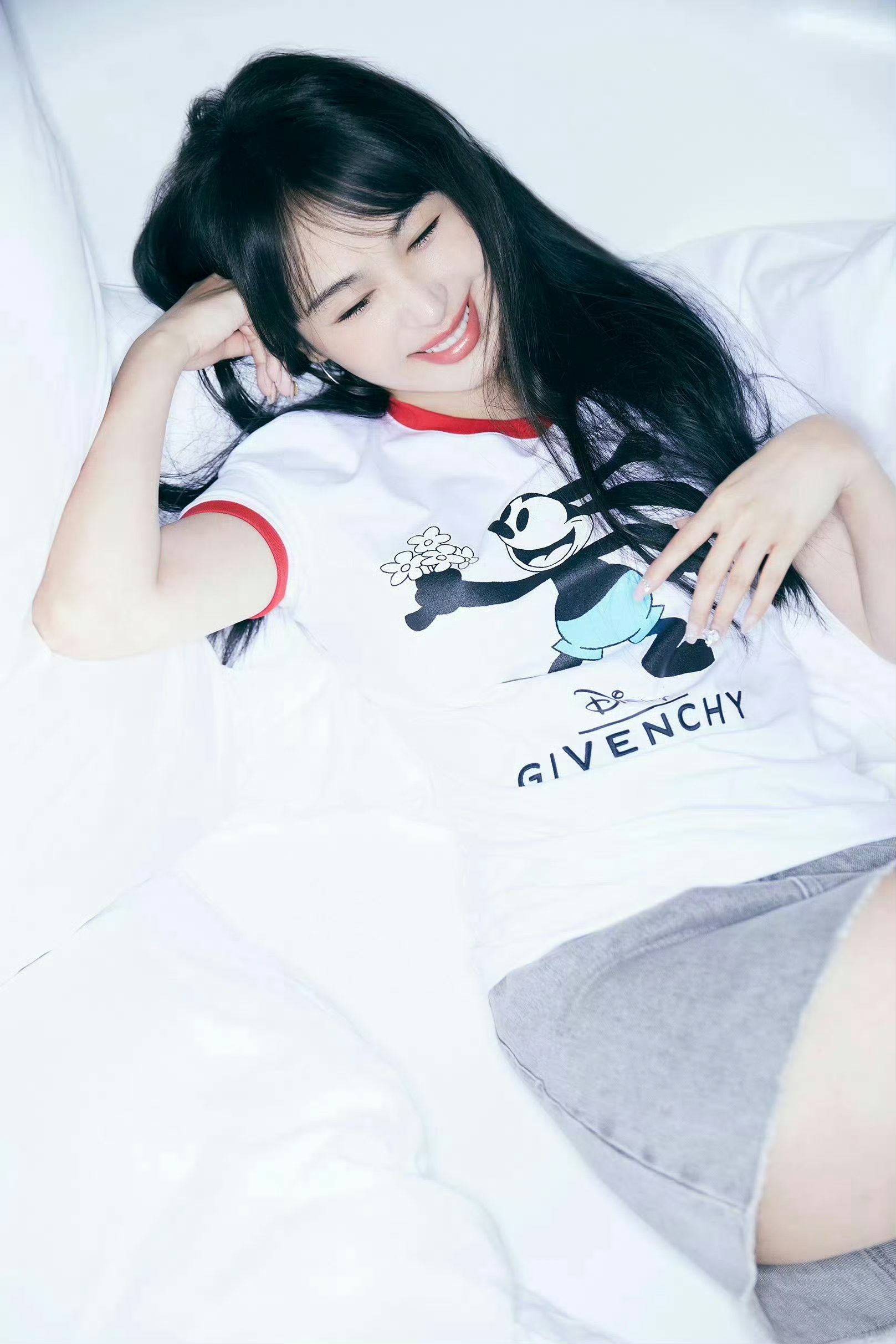 李菲儿 好带感 裸足很是可爱