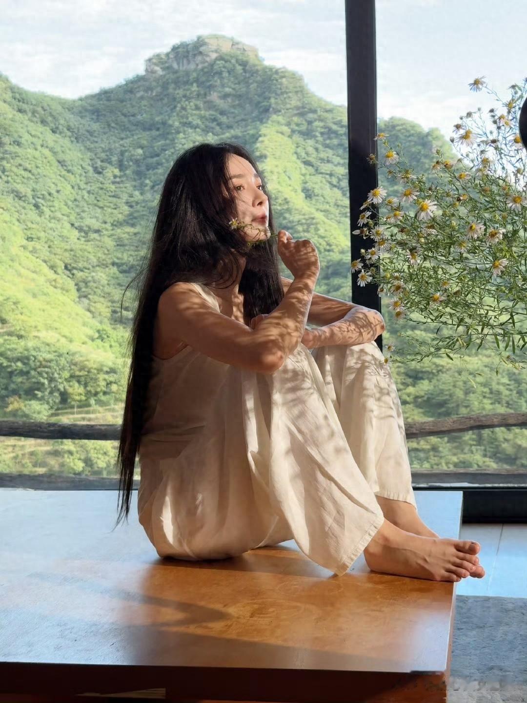 杨幂生日被花包围,杨幂生日写真图,好美