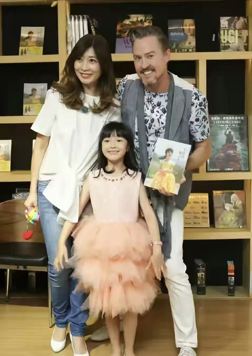 夏克立承认有俩女儿！否认再婚却“共同育儿”，争议背后全是官司