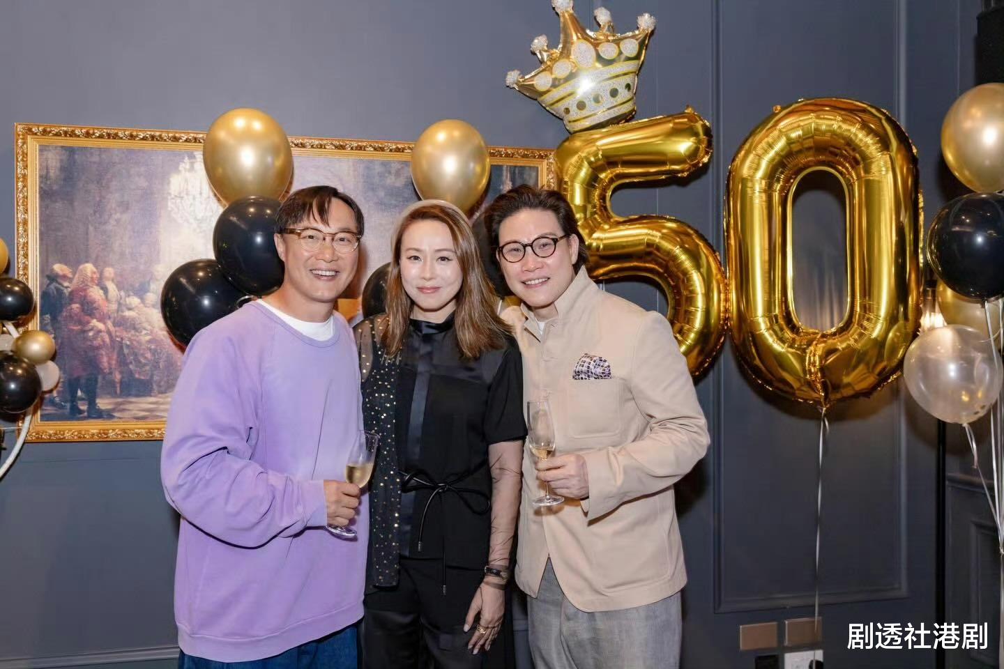知名港星为爱妻举办生日宴！现场星光熠熠，曾自曝是患癌高危人士