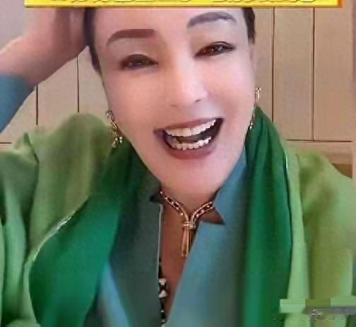 箖箖玥儿抱弟弟，全网泪目：这才是最治愈的手足情！