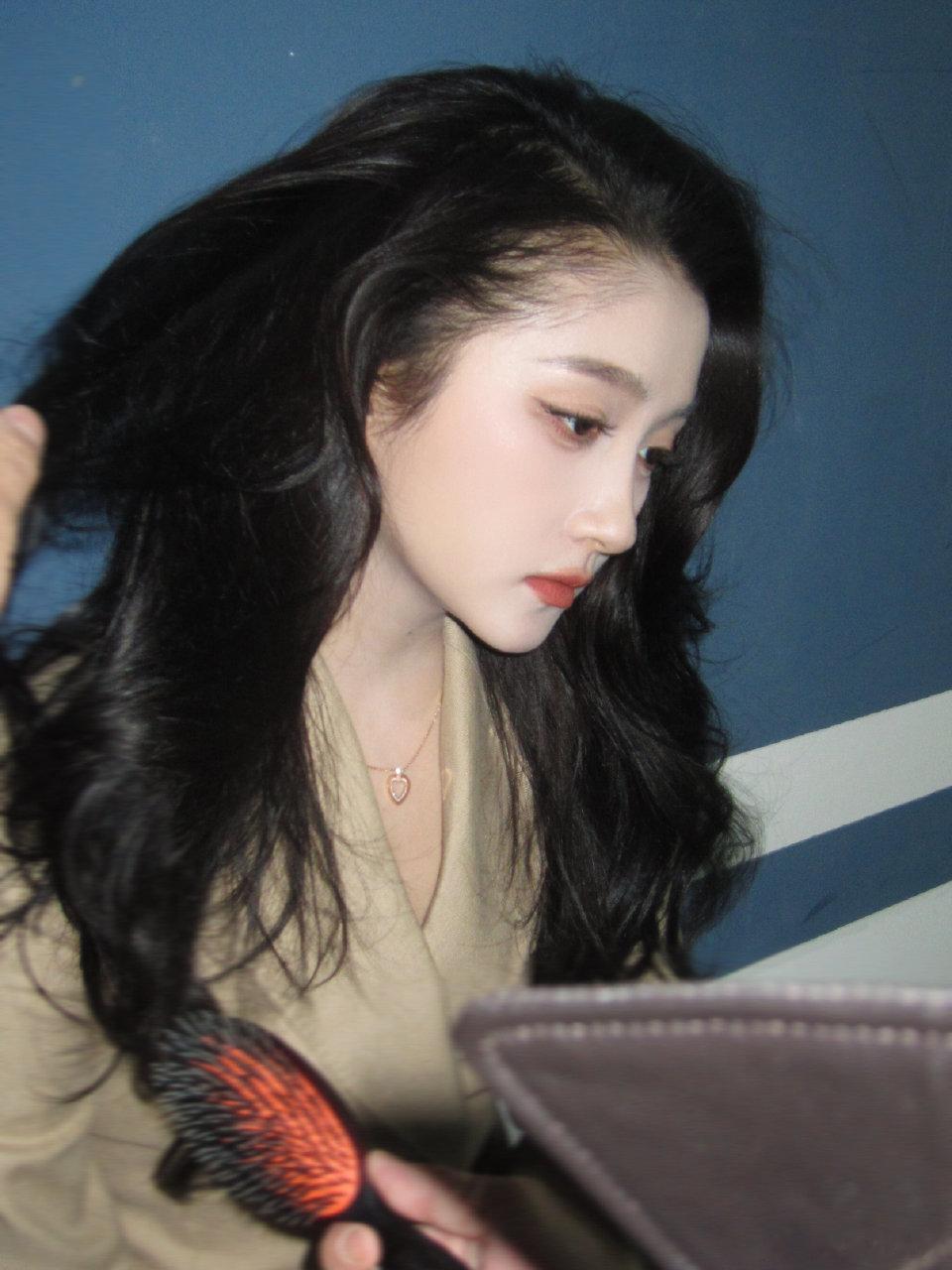 关晓彤maxmara品牌代言 ???